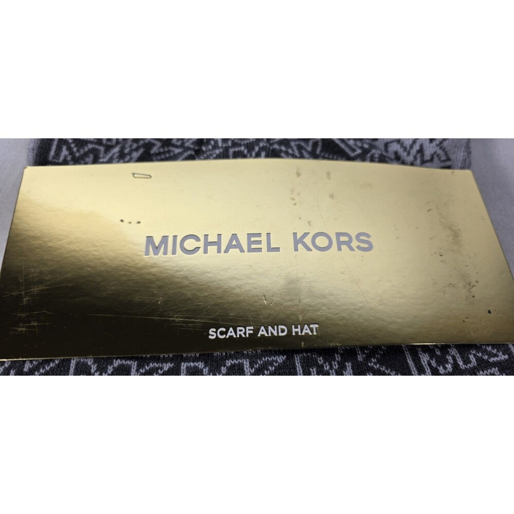 Michael Kors Unisex Gray Hat & Scarf 64" x 10